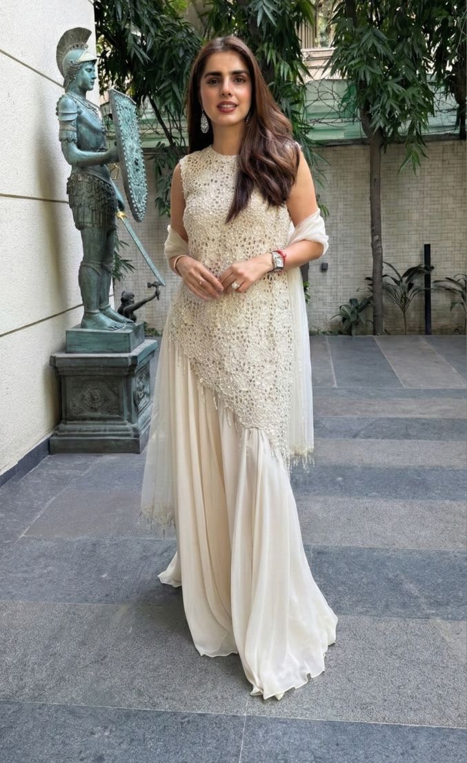 Dyeable Crochet Fabric With Transperent Sequences